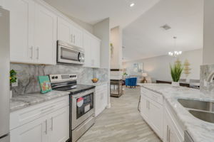Hidden Hills Dr-015