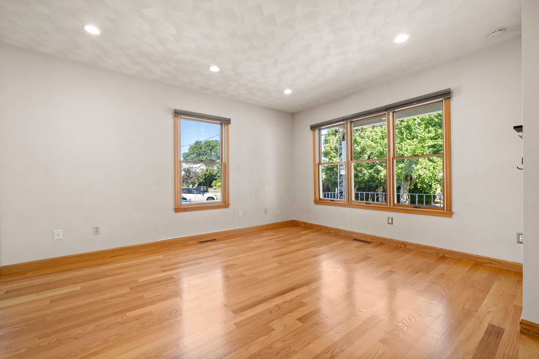 31 Bates St, Danvers, MA 01923, USA Photo 5