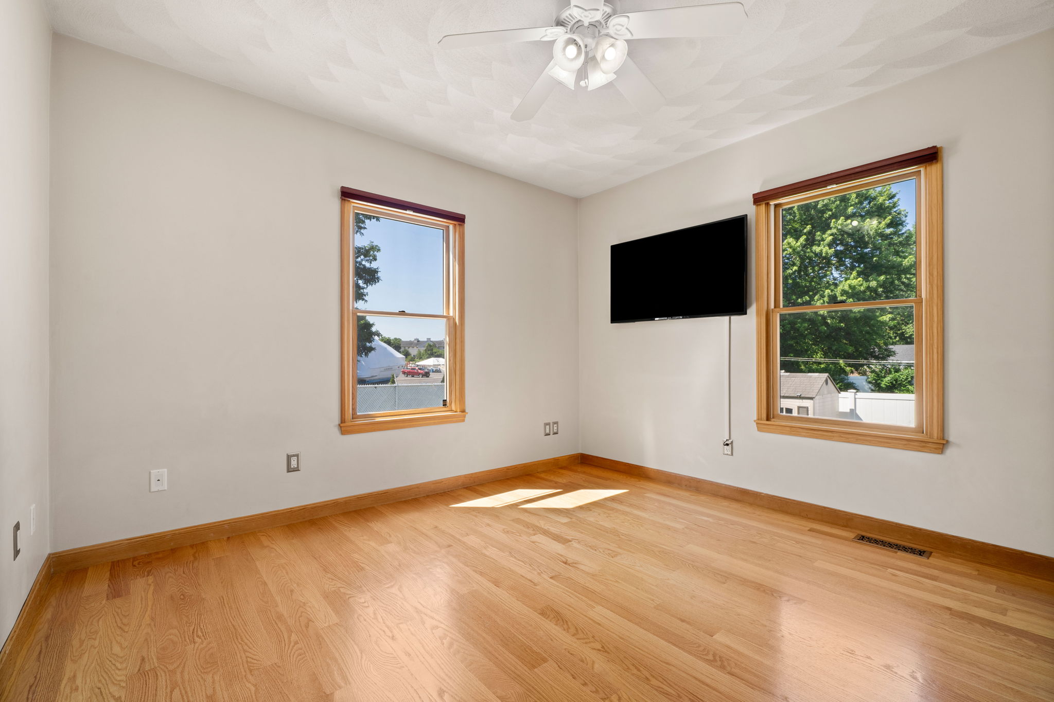 31 Bates St, Danvers, MA 01923, USA Photo 11