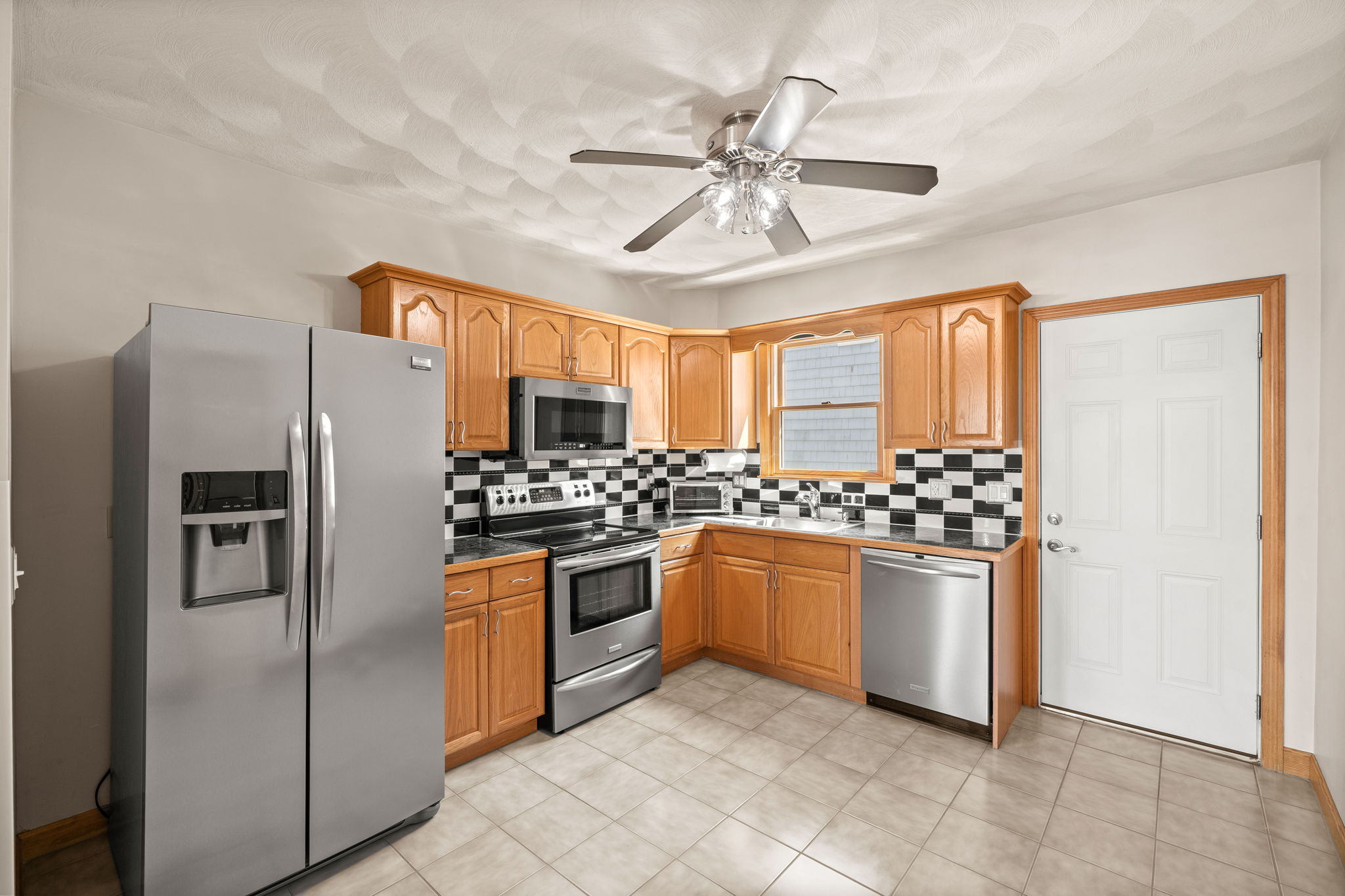 31 Bates St, Danvers, MA 01923, USA Photo 16