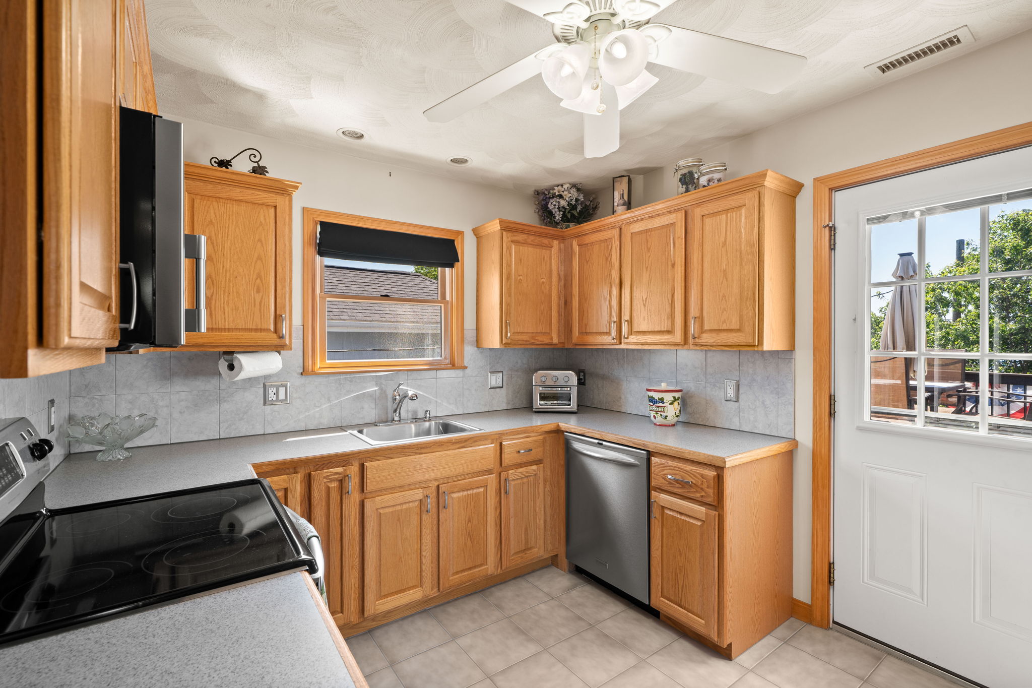 31 Bates St, Danvers, MA 01923, USA Photo 34
