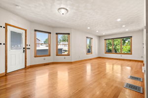 31 Bates St, Danvers, MA 01923, USA Photo 7