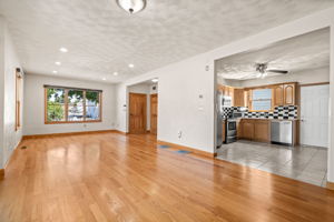 31 Bates St, Danvers, MA 01923, USA Photo 8