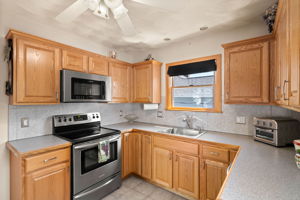 31 Bates St, Danvers, MA 01923, USA Photo 34