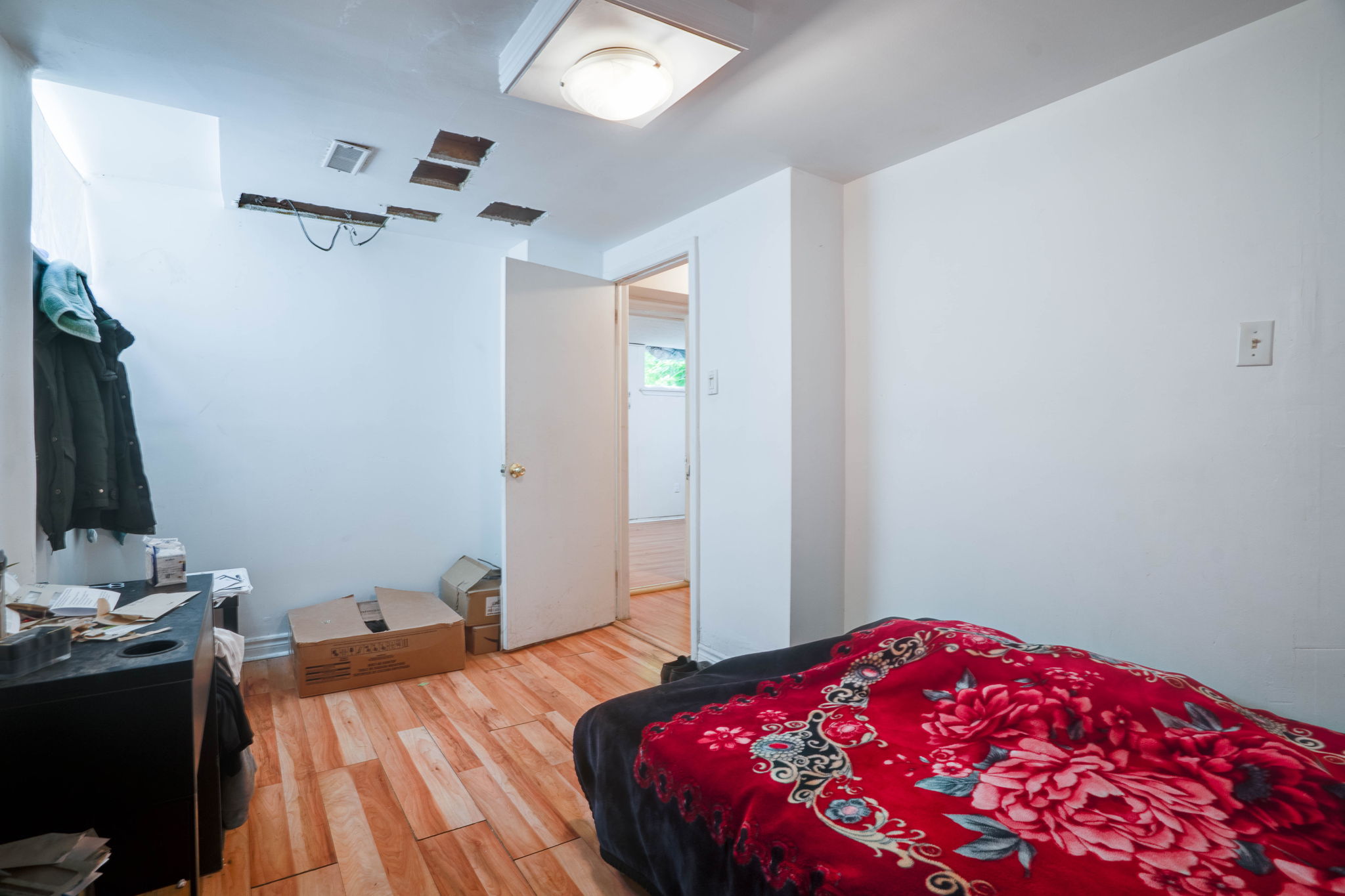 31 Danby Ave Toronto, ON M3H 2J2