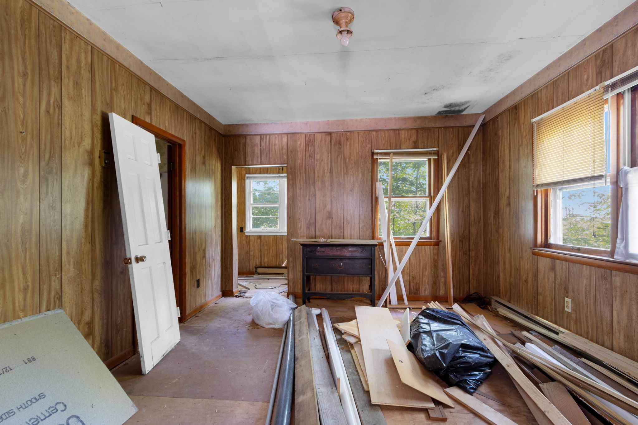 21 Foster - Living Room
