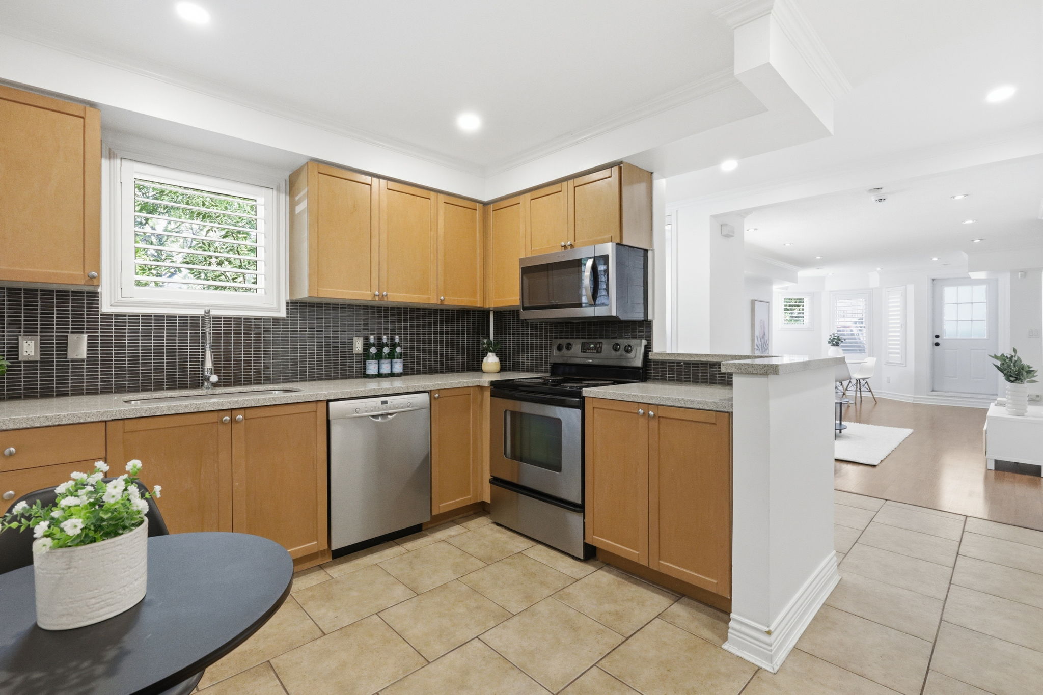 Property in Toronto — delivered property photograph 12