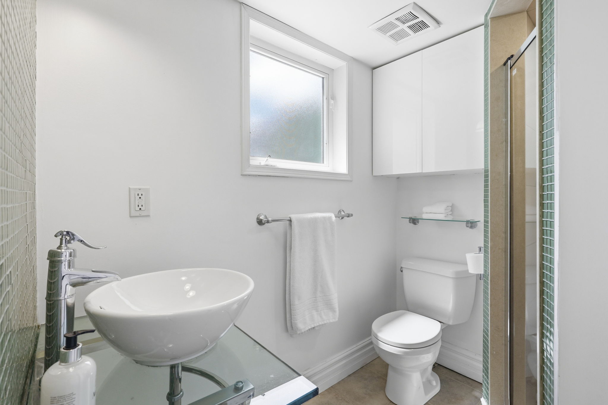 Property in Toronto — delivered property photograph 19