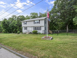 31 Hemlock Dr Millbury MA-47