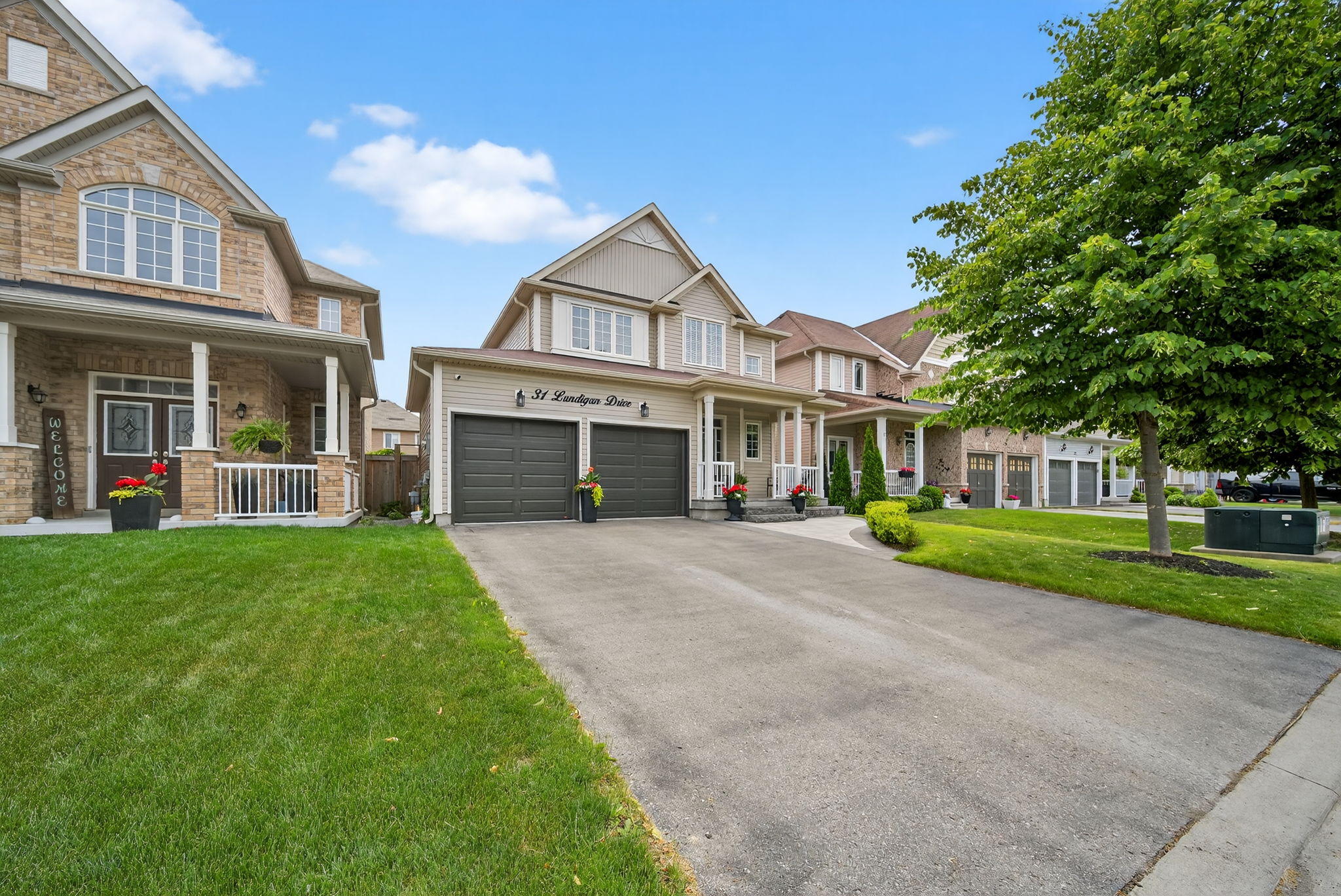 31 Lundigan Dr Georgina, ON L4P 0C2