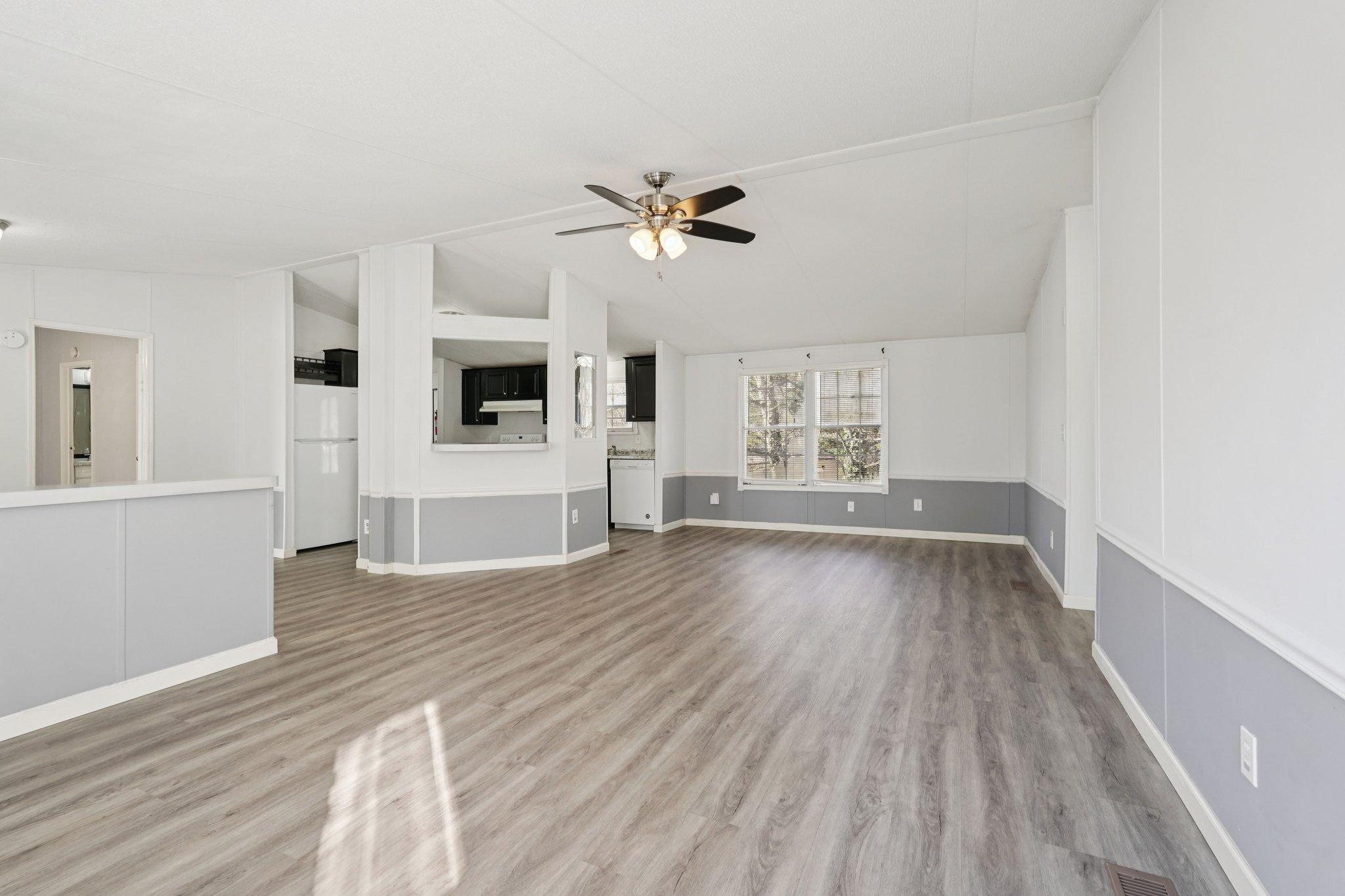 Pine Burr Dr-S3112-004.jpg