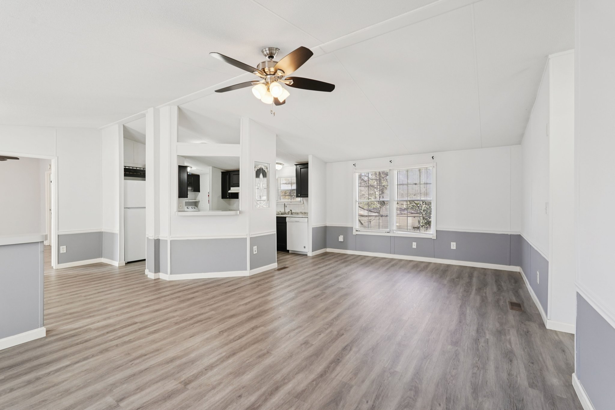 Pine Burr Dr-S3112-009.jpg