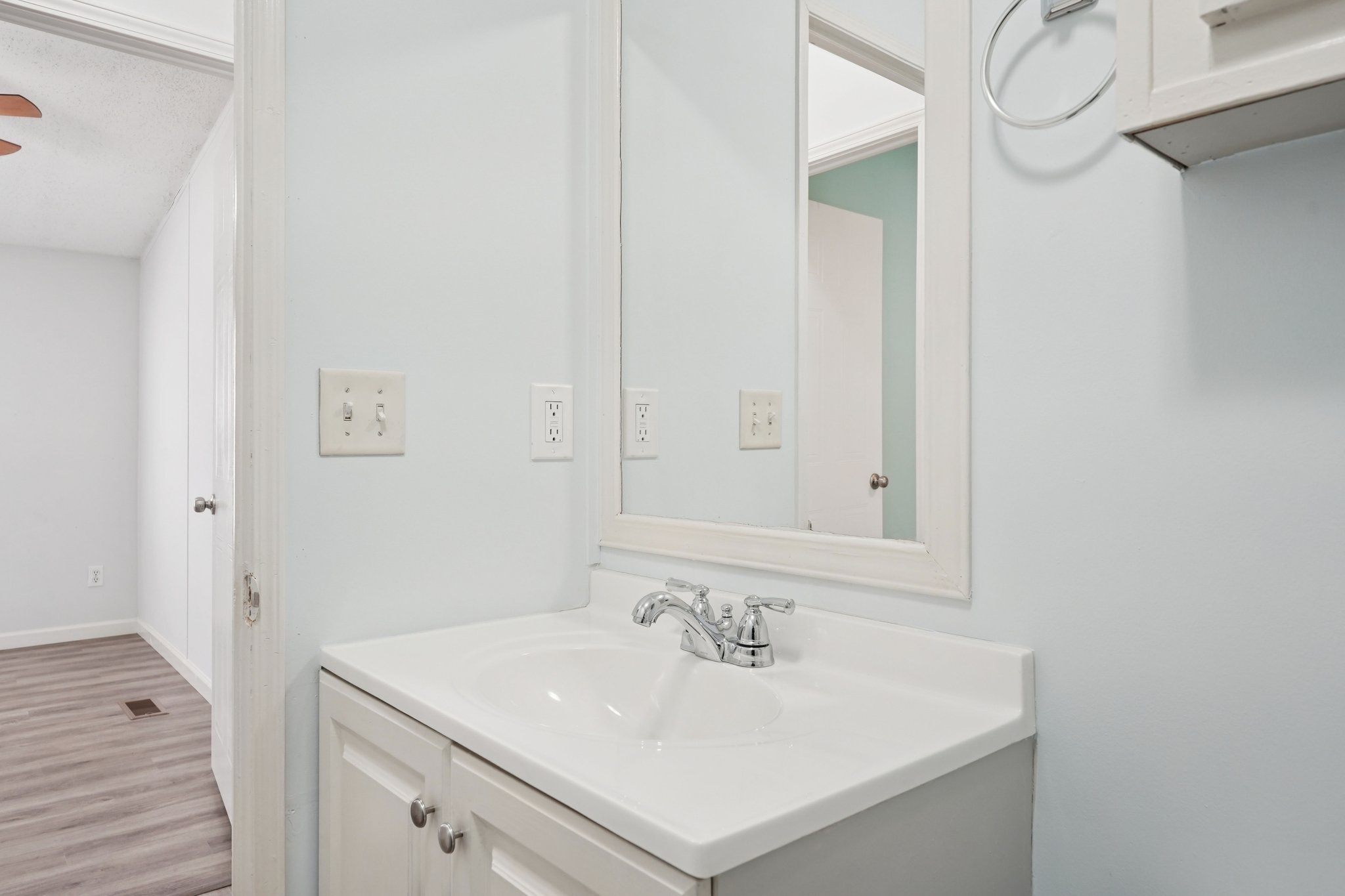 Pine Burr Dr-S3112-029.jpg