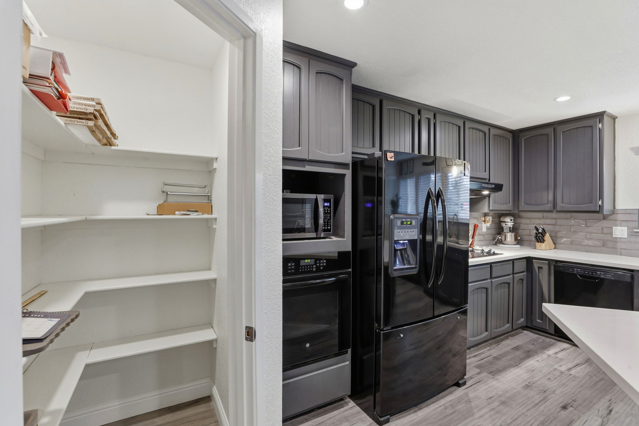 011_F8_31 Royal Ct Galt,