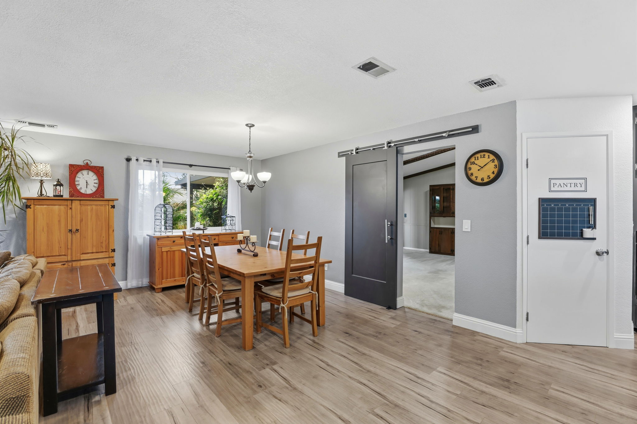 016_F8_31 Royal Ct Galt,