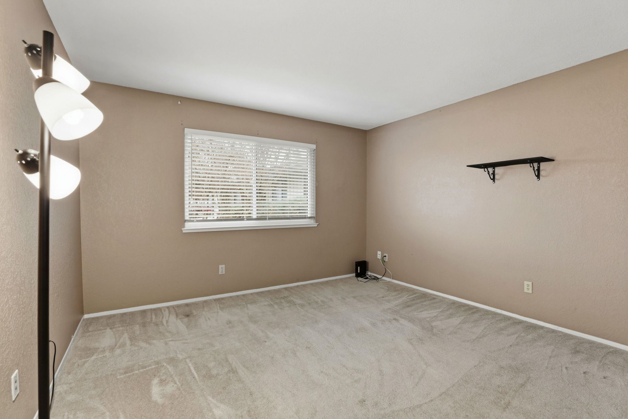 024_F8_31 Royal Ct Galt,