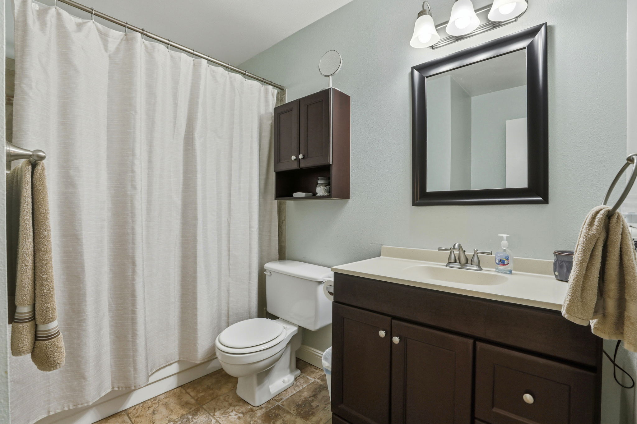 029_F8_31 Royal Ct Galt,