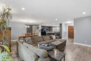 008_F8_31 Royal Ct Galt,