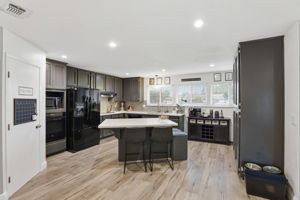 009_F8_31 Royal Ct Galt,