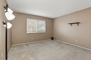 024_F8_31 Royal Ct Galt,