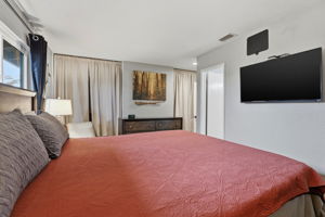 028_F8_31 Royal Ct Galt,