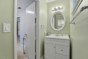 031_F8_31 Royal Ct Galt,