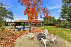 039_F8_31 Royal Ct Galt,