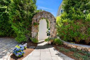 31 Shore Rd, Gloucester, MA 01930, USA Photo 98