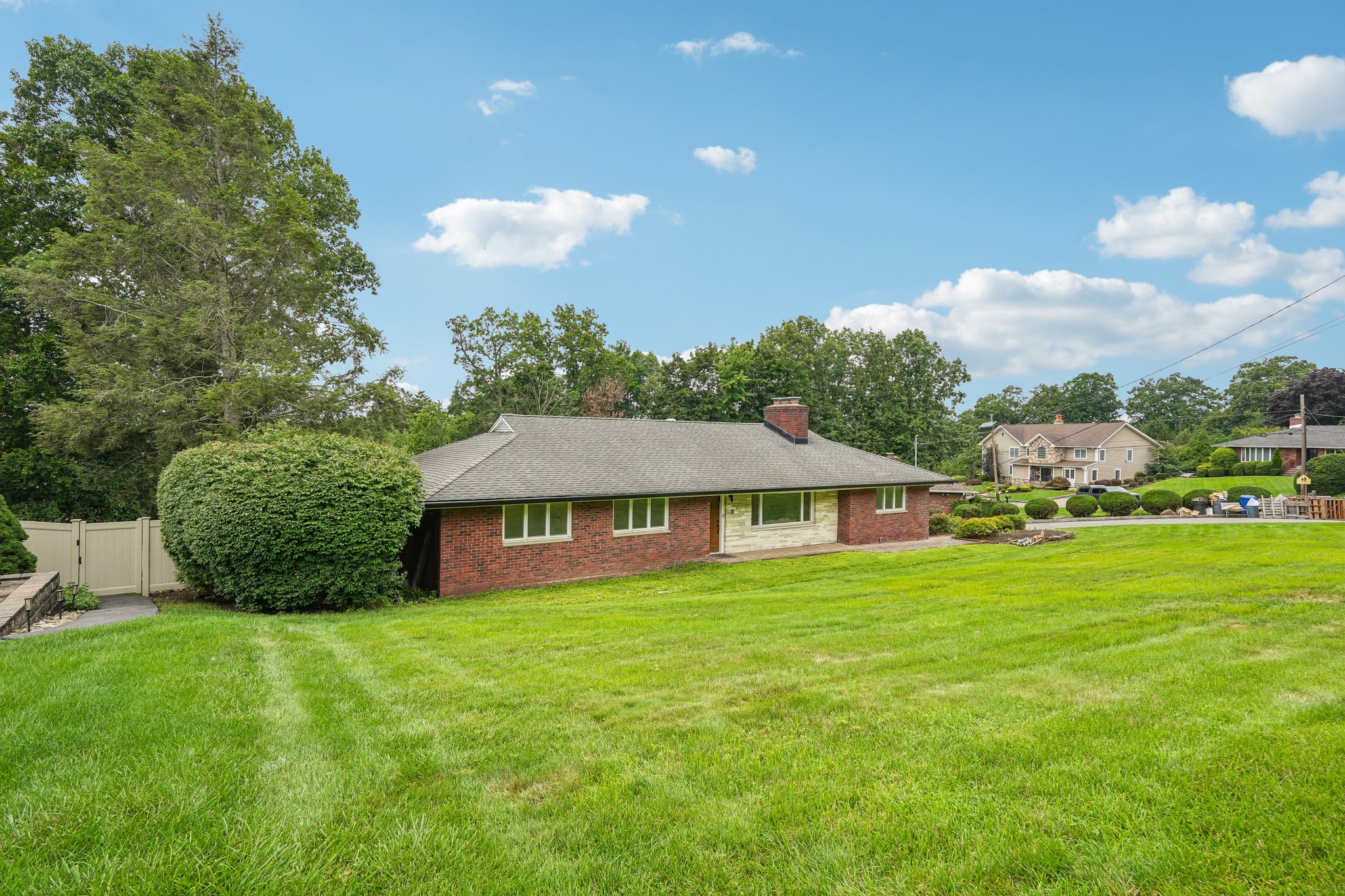 31 Surrey Dr
