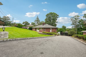 Huge Driveway with Gate 31 Surrey Dr