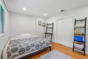 Surrey Dr-S3107-030.jpg