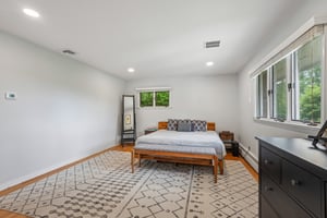 Surrey Dr-S3107-038.jpg