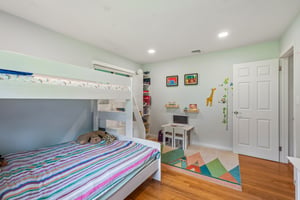Surrey Dr-S3107-045.jpg