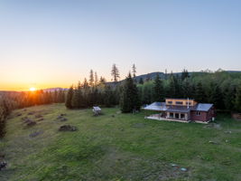  Photo 0