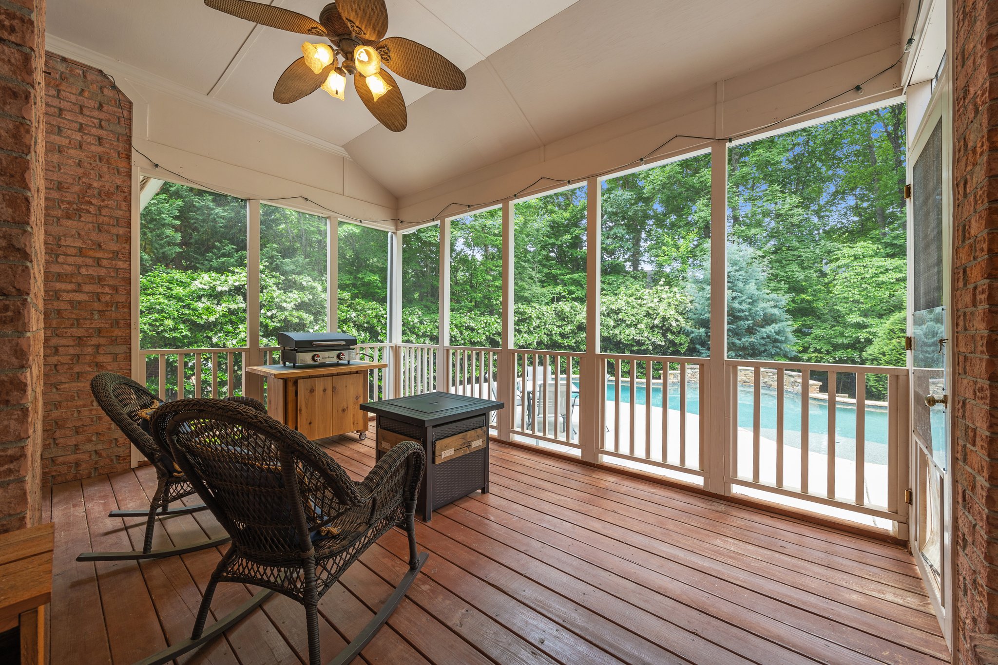 Screened-in Porch