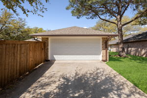 And now - the oversized Garage!  Don't miss the newly stained fence!