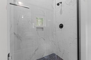  Photo 32