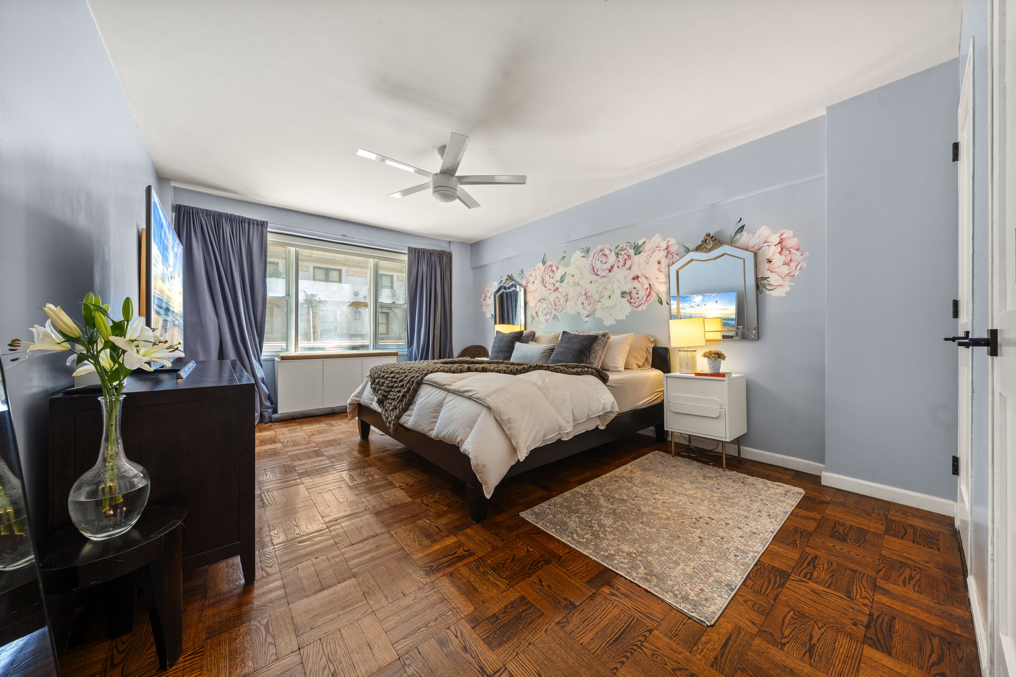 310_Lexington_2J_010