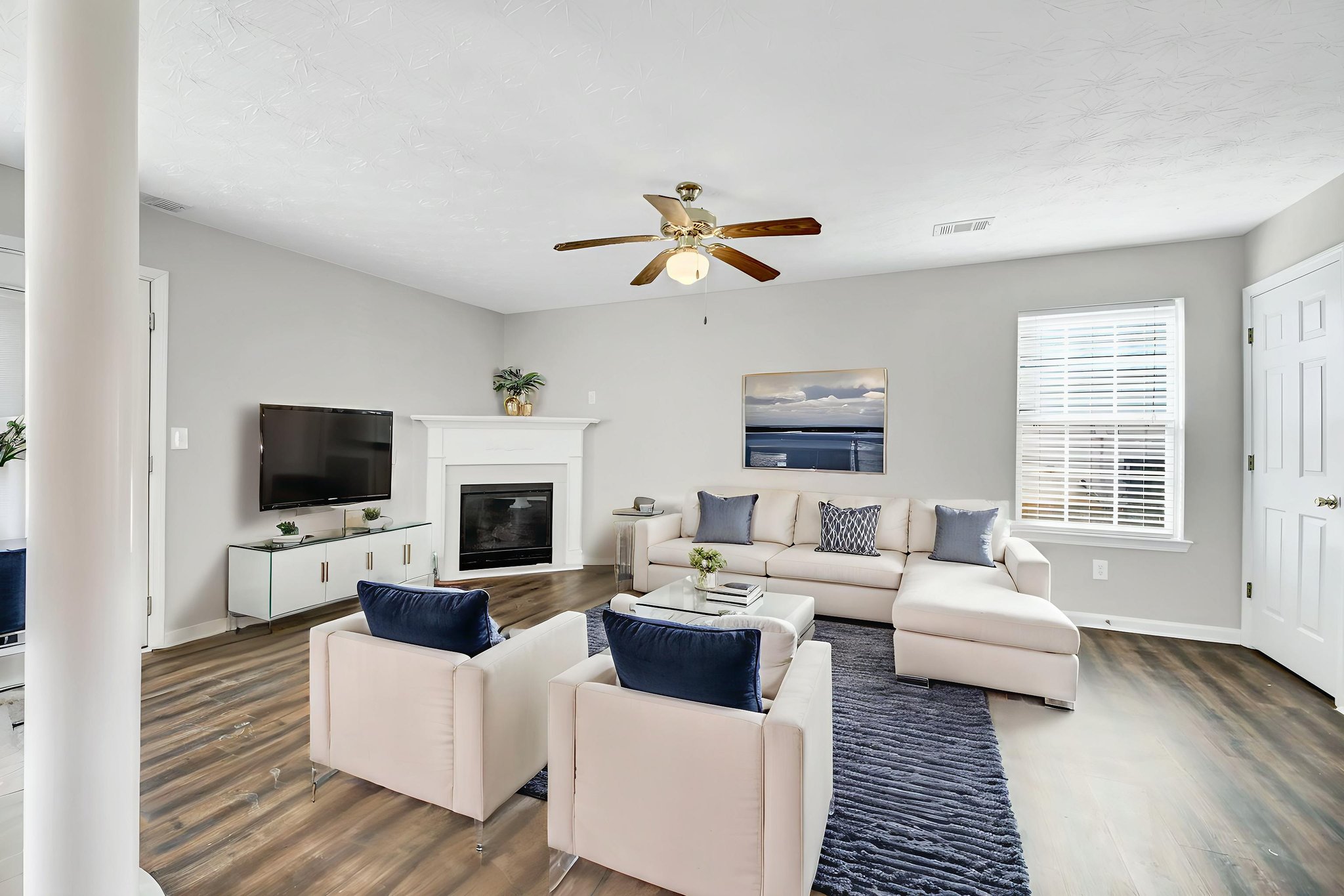 00855_IMG_3110 virtually staged.jpeg