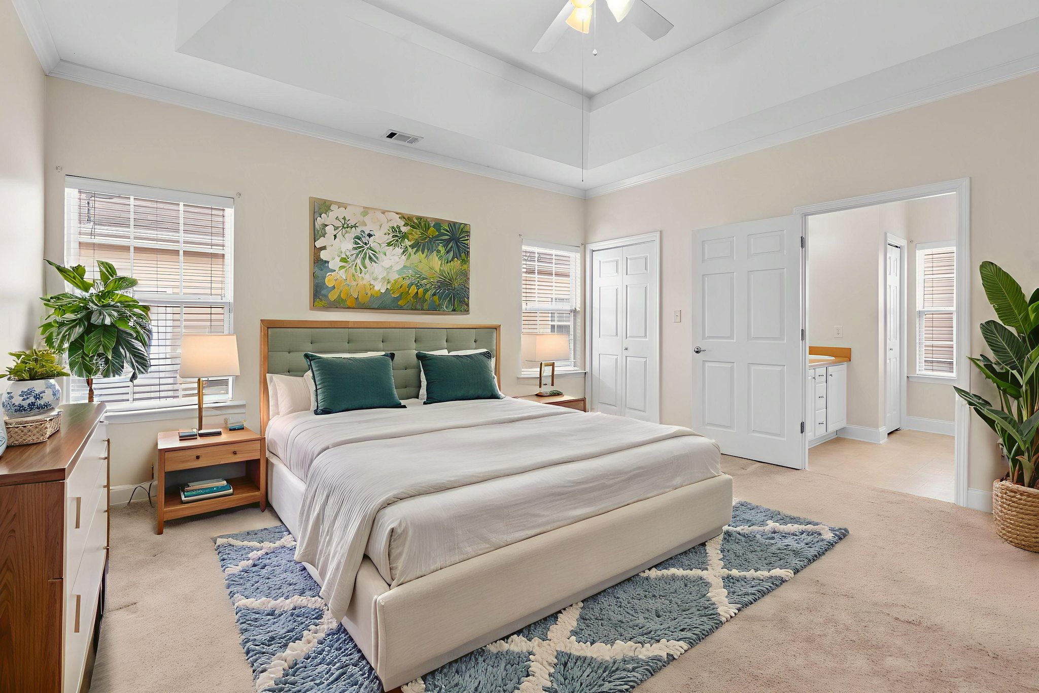 DSC09198 virtually staged.jpeg