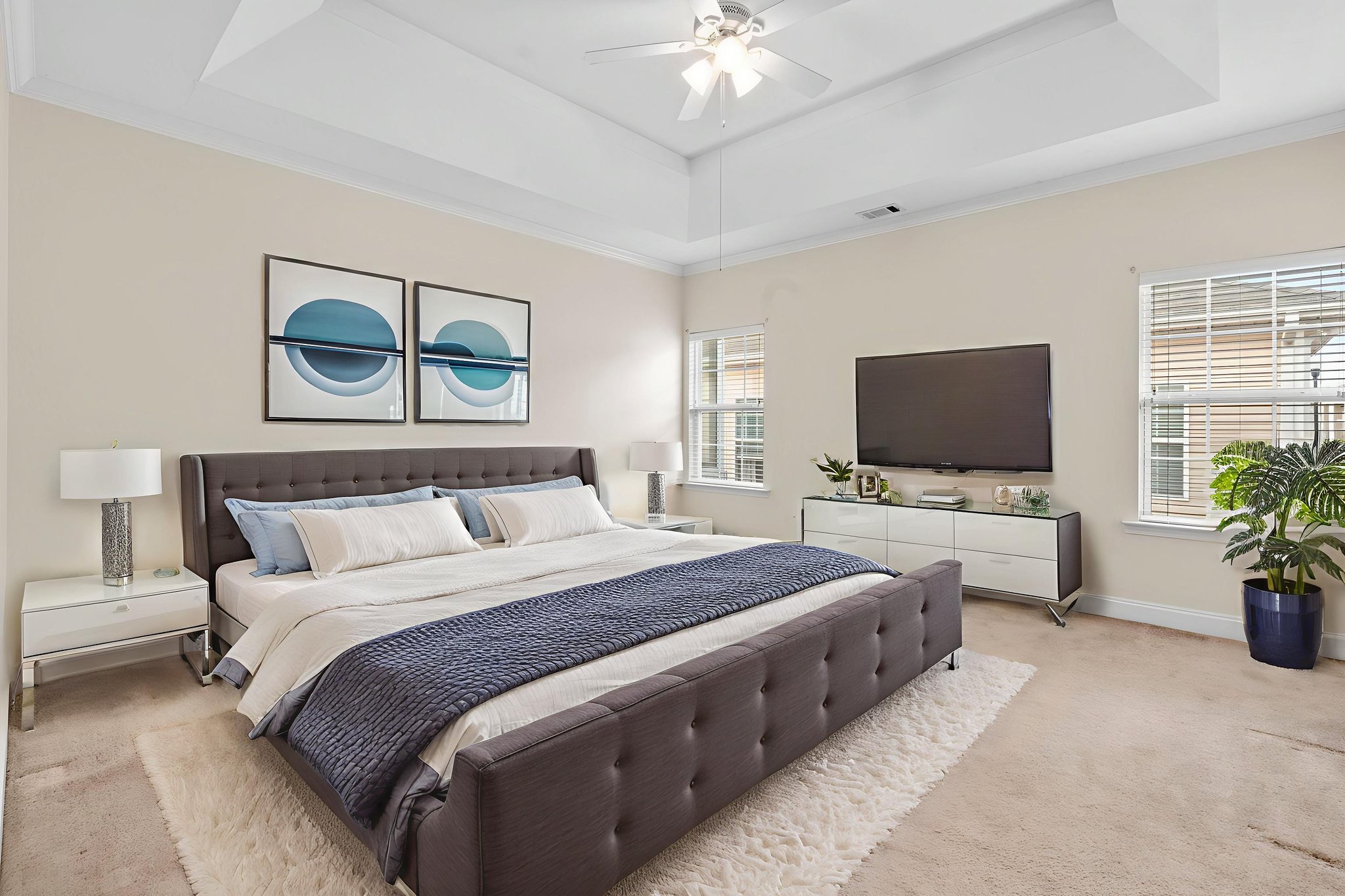 DSC09188 virtually staged.jpeg