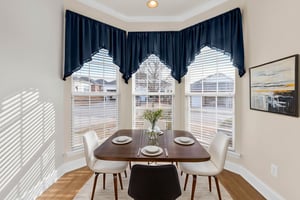 DSC09163 virtually staged.jpeg