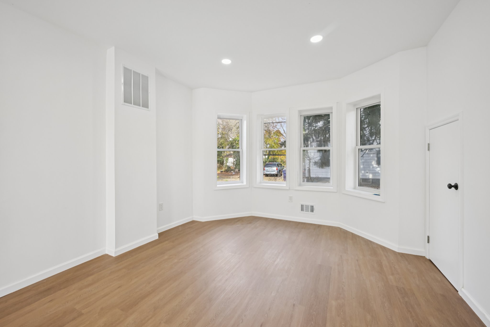 South Ave-S1211-011.jpg