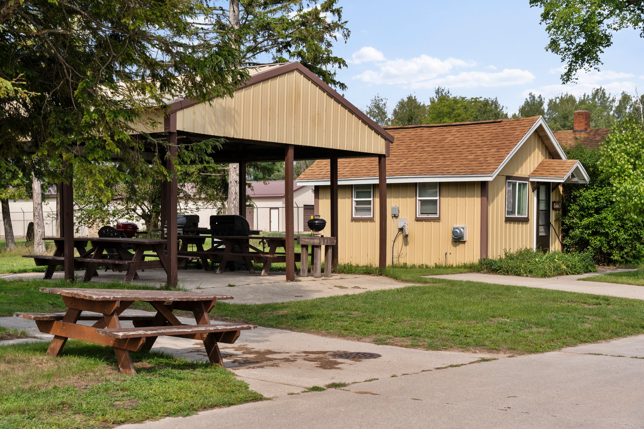 MUSHROOM CAP MOTEL 310 W Mesick Ave, Mesick, MI 49668
