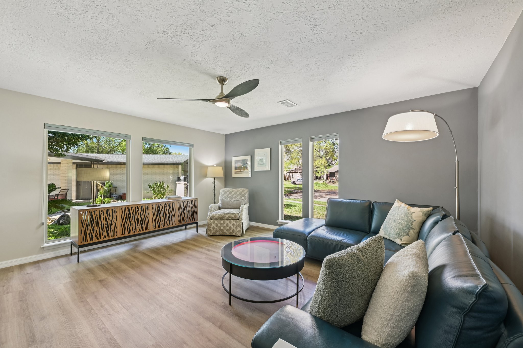 Whitecap Dr-L1403-013.jpg