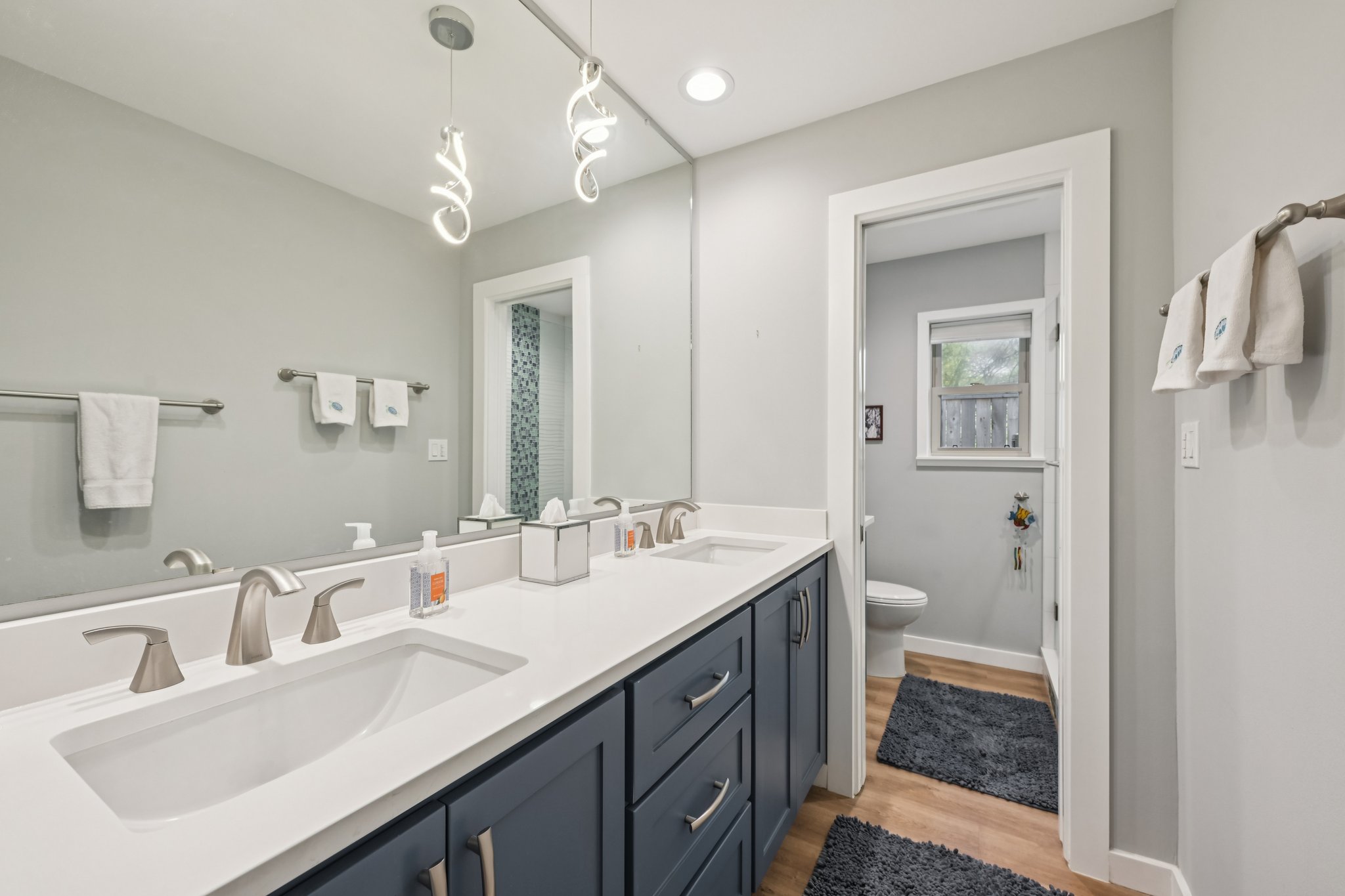 Whitecap Dr-L1403-021.jpg