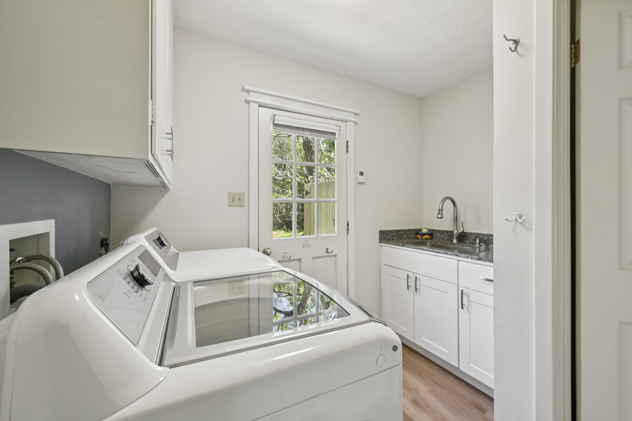 Whitecap Dr-L1403-029.jpg