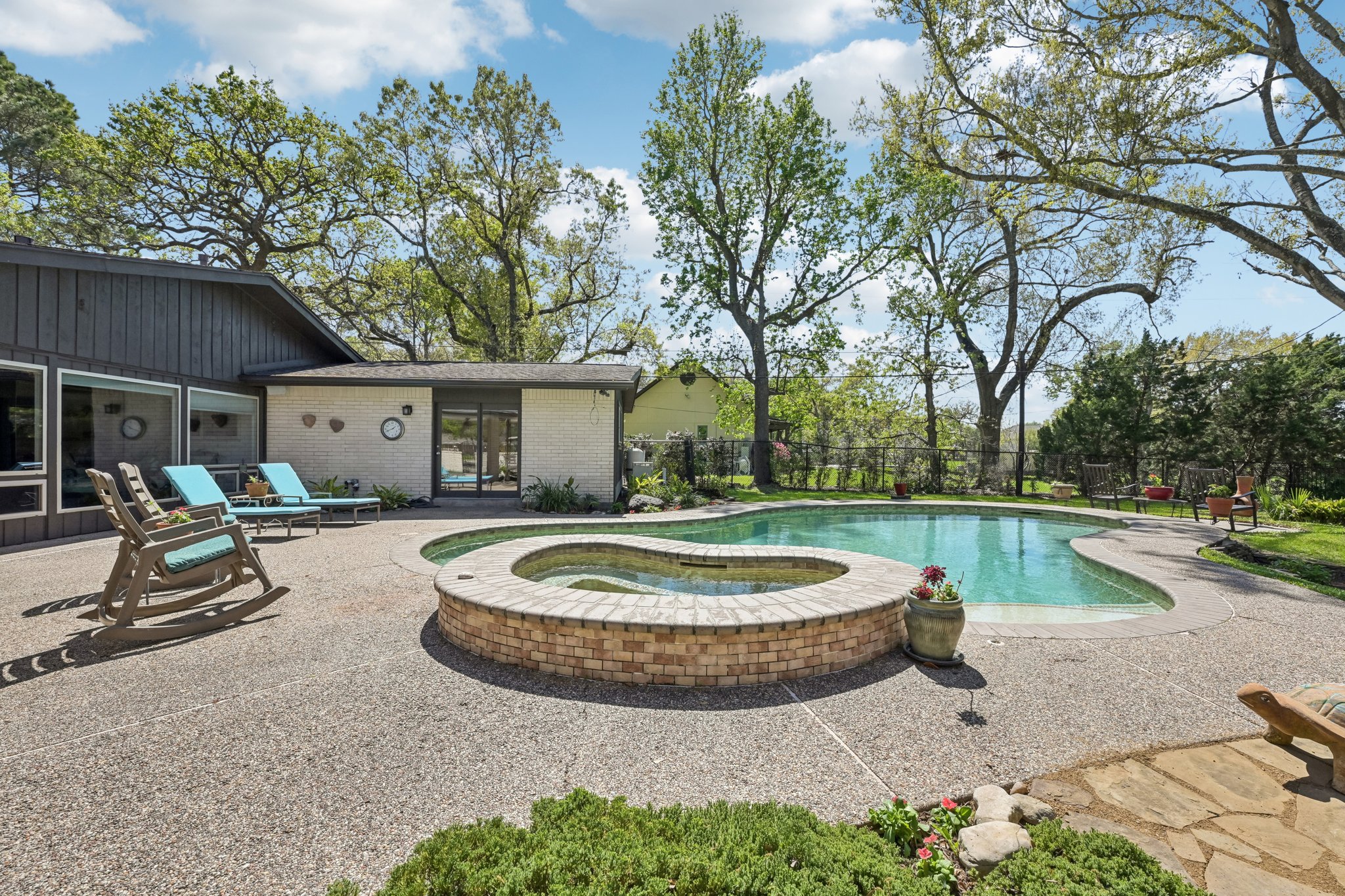 Whitecap Dr-L1403-034.jpg