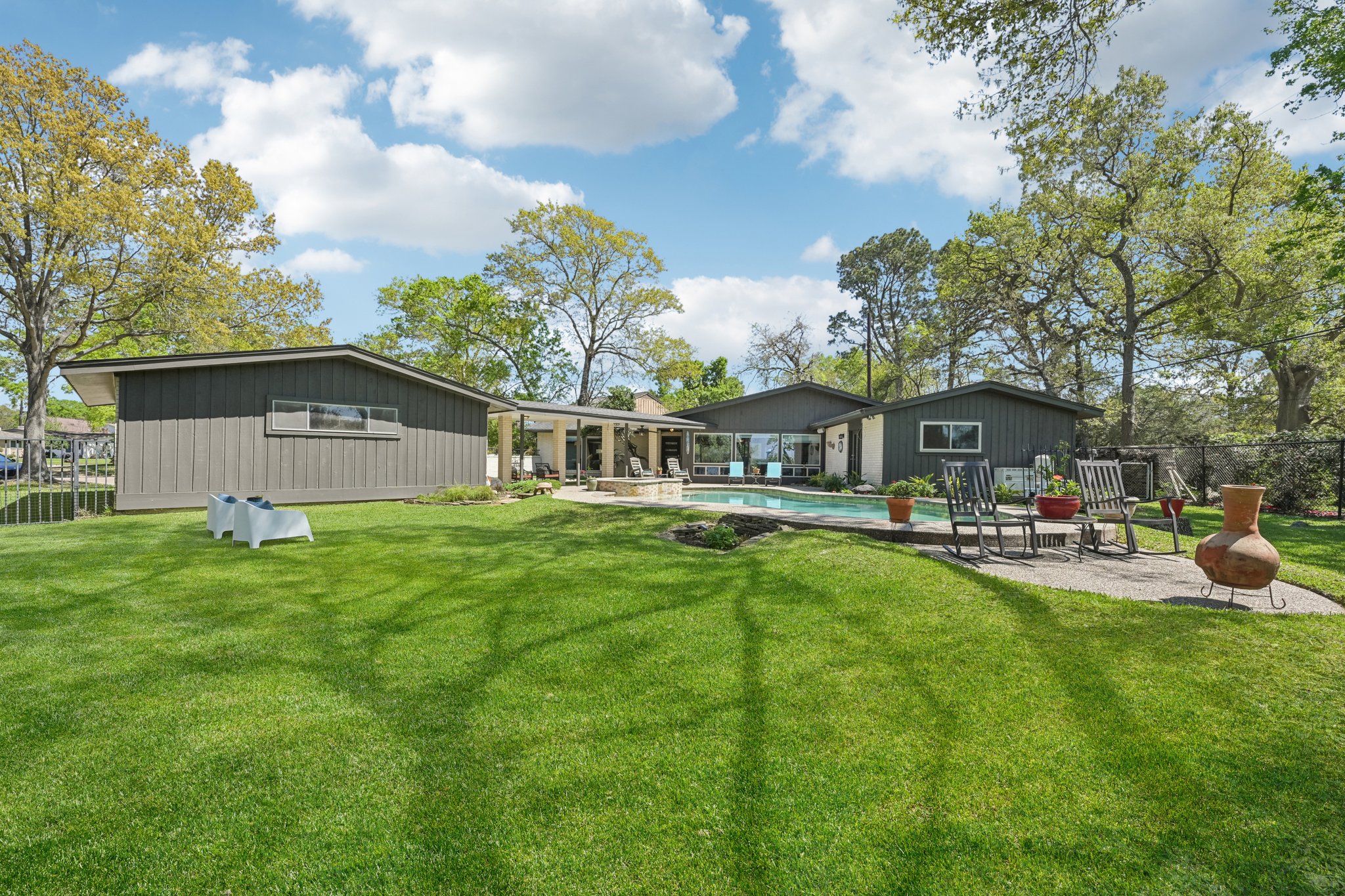 Whitecap Dr-L1403-035.jpg