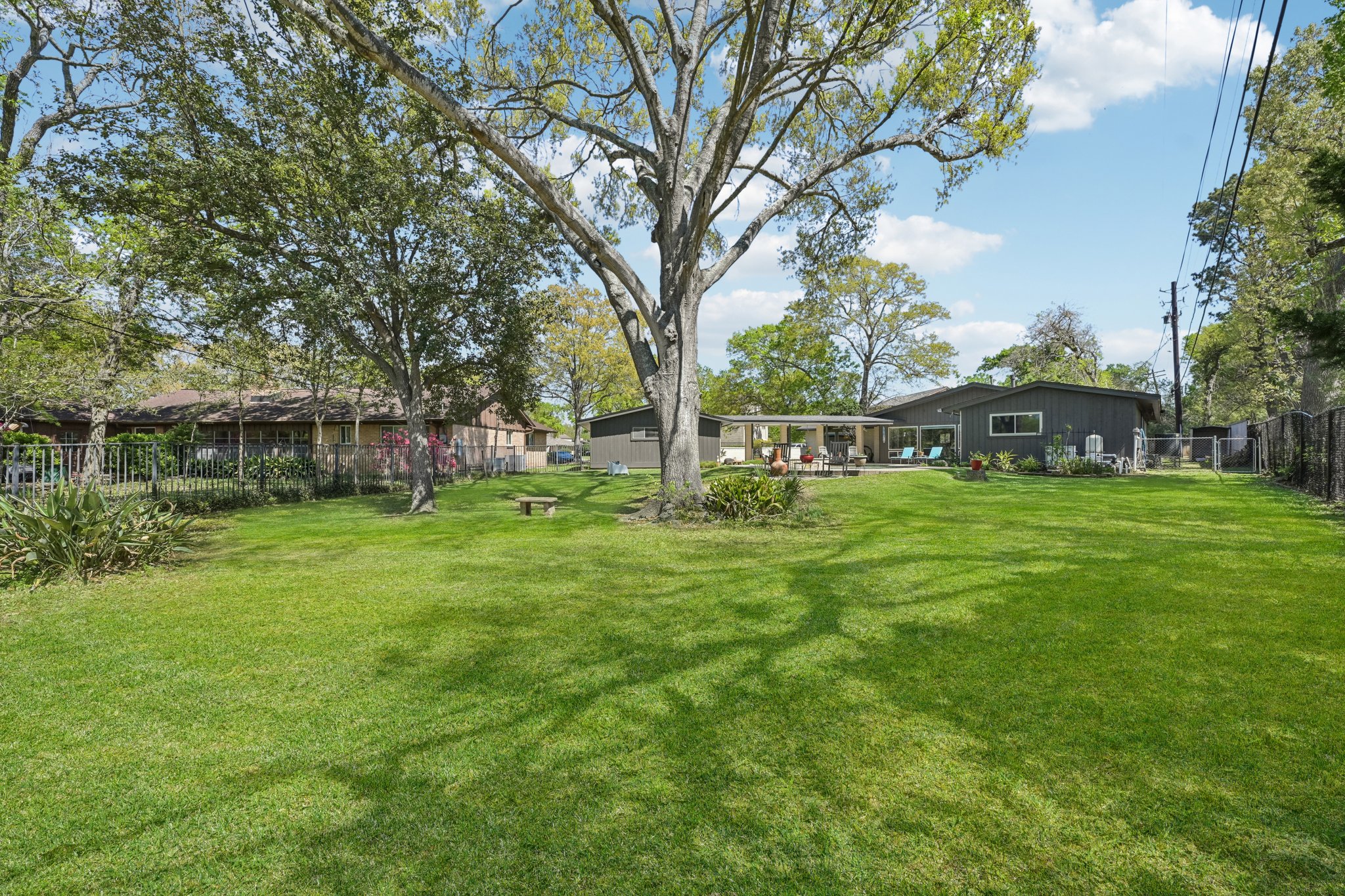 Whitecap Dr-L1403-038.jpg